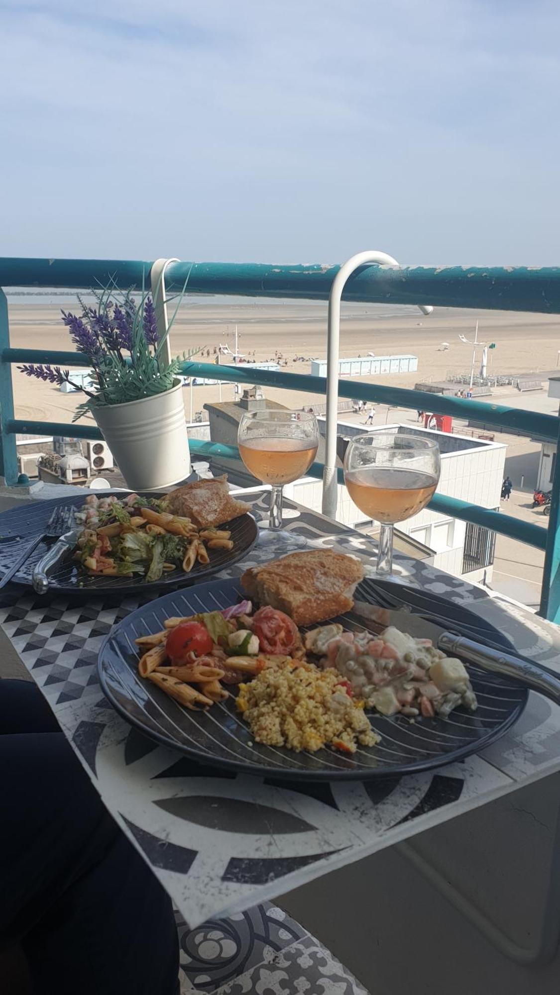 Studio Vue Mer Au Coeur De Malo Les Bains Pieds Dans L Eau Dunkirk Exterior foto